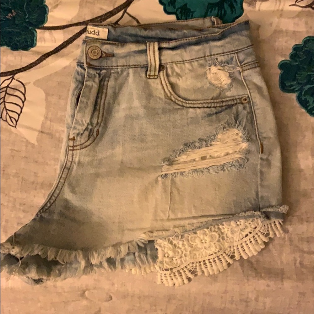 Shorts - Picture 3 of 3